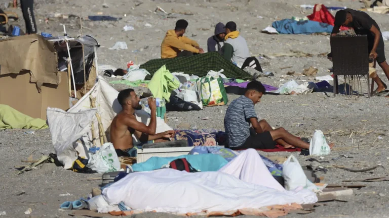 Ceuta registra más de 600 atenciones sanitarias a migrantes en 48 horas mientras Sanidad convoca reunión urgente Ceuta registra más de 600 atenciones sanitarias a migrantes en 48 horas mientras Sanidad convoca reunión urgente