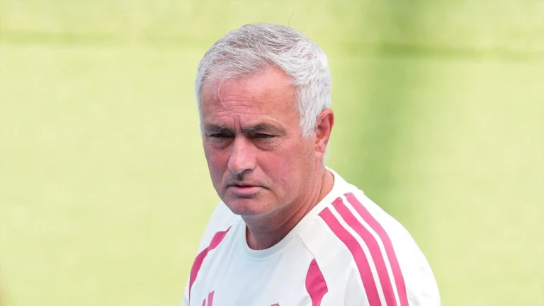 Mourinho satisfecho con el Real Madrid pese al empate 2-2 ante Fiorentina en amistoso de pretemporada Mourinho satisfecho con el Real Madrid pese al empate 2-2 ante Fiorentina en amistoso de pretemporada