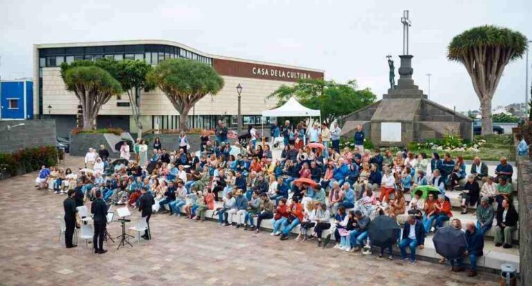 La Villa de Moya celebra una nueva edición de Moya al Amanecer con concierto, desayuno y teatro La Villa de Moya celebra una nueva edición de Moya al Amanecer con concierto, desayuno y teatro