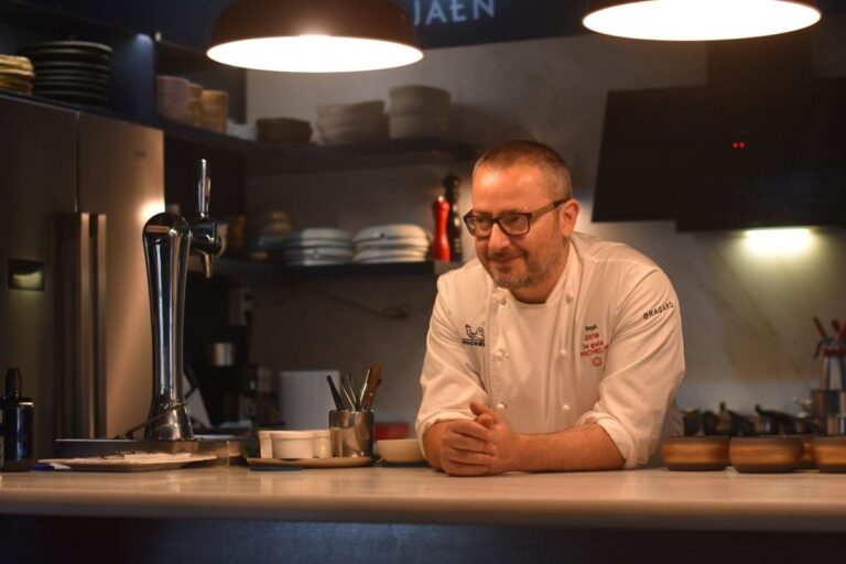Chef jiennense Pedro Sánchez recibe el Premio Nacional de Gastronomía 2026 como Mejor Jefe de Cocina Chef jiennense Pedro Sánchez recibe el Premio Nacional de Gastronomía 2026 como Mejor Jefe de Cocina