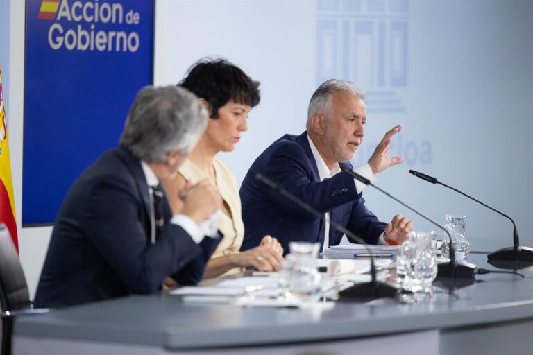 El Gobierno español aprueba un real decreto para habilitar espacios y recursos en Ceuta El Gobierno español aprueba un real decreto para habilitar espacios y recursos en Ceuta