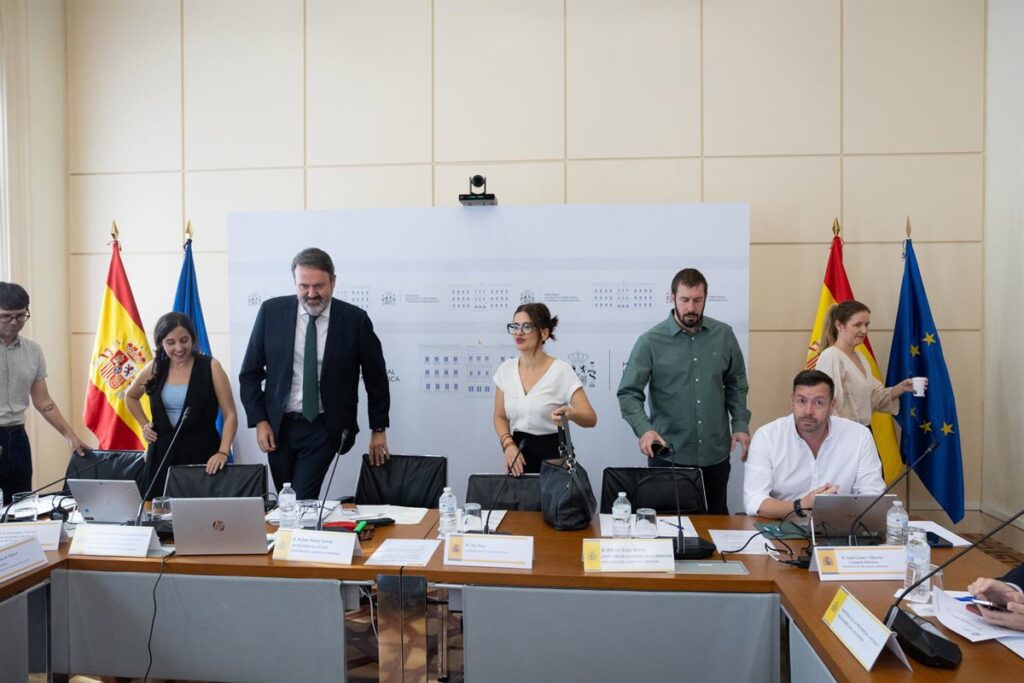 Ministra Rego acusa a Vox de criminalizar a la infancia tras declaraciones sobre migrantes en Ceuta Ministra Rego acusa a Vox de criminalizar a la infancia tras declaraciones sobre migrantes en Ceuta