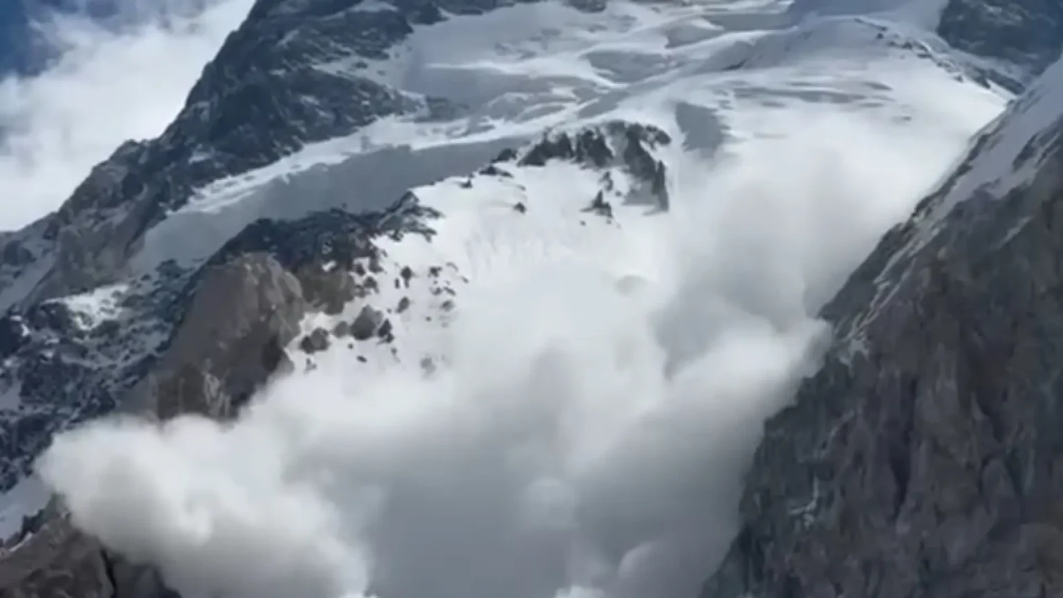 Suspenden operaciones de rescate en Broad Peak por mal clima tras avalancha que cobró la vida de Nirmal Purja Suspenden operaciones de rescate en Broad Peak por mal clima tras avalancha que cobró la vida de Nirmal Purja