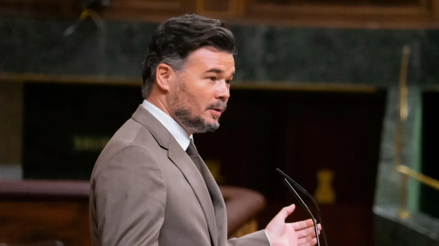 Gabriel Rufián pide a la izquierda discursos sólidos sobre orden, seguridad y migración Gabriel Rufián pide a la izquierda discursos sólidos sobre orden, seguridad y migración