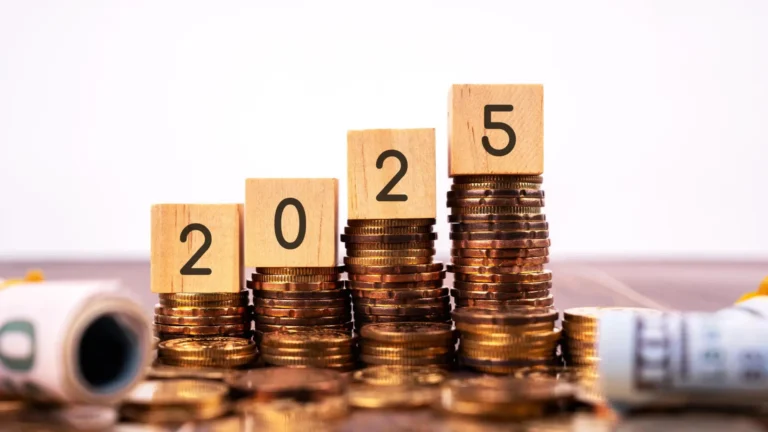 El salario bruto anual en España alcanza su máximo histórico con 28,410 euros tras crecer 3.1% El salario bruto anual en España alcanza su máximo histórico con 28,410 euros tras crecer 3.1%