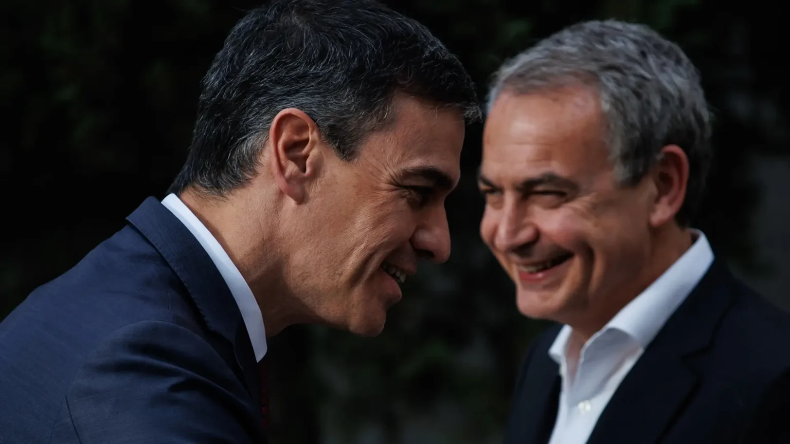 Sánchez mantiene defensa de Zapatero tras imputación pese a que Moncloa admite riesgo de que estrategia salga mal Sánchez mantiene defensa de Zapatero tras imputación pese a que Moncloa admite riesgo de que estrategia salga mal