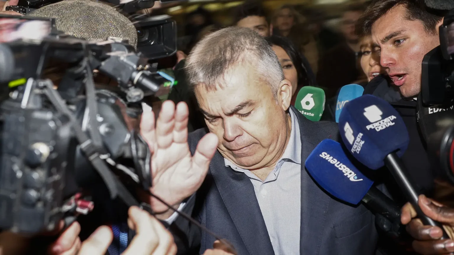 Santos Cerdán estaría considerando volver a trabajar como camionero en Navarra tras su salida de prisión Santos Cerdán estaría considerando volver a trabajar como camionero en Navarra tras su salida de prisión