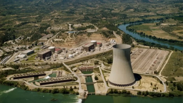 La sequía amenaza el funcionamiento de centrales nucleares en Europa: Hungría paraliza tres reactores por falta de agua