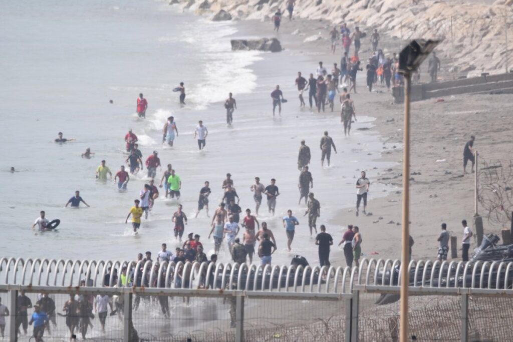 Sindicatos de la Policía Nacional denuncian que Marruecos no controla entradas irregulares a Ceuta Sindicatos de la Policía Nacional denuncian que Marruecos no controla entradas irregulares a Ceuta