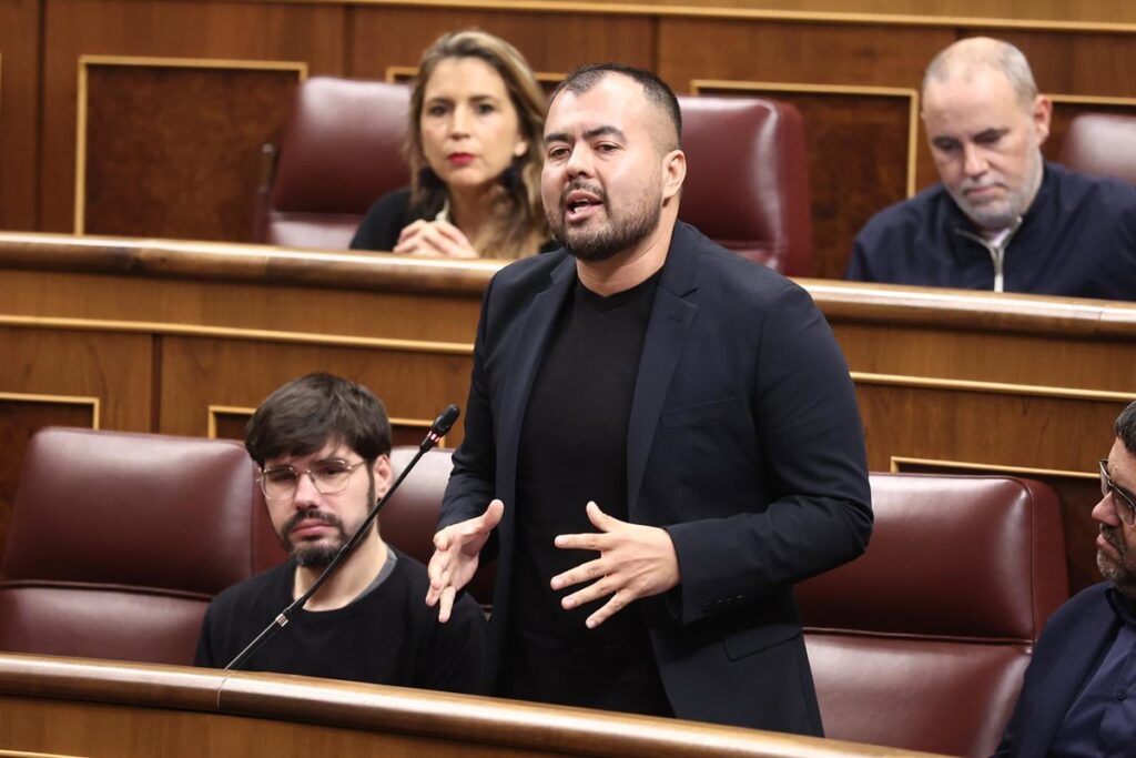 Sumar presenta recurso en el Congreso por viaje del presidente de la RFEF a la final del Mundial Sumar presenta recurso en el Congreso por viaje del presidente de la RFEF a la final del Mundial