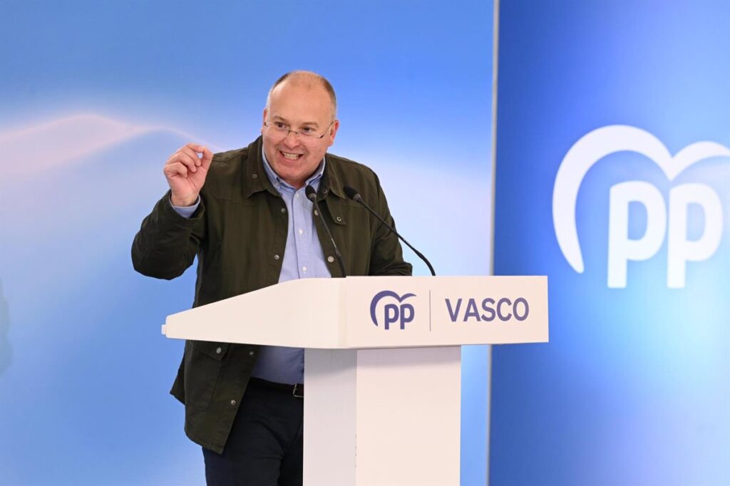 Tellado acusa a Sánchez de pactar con Yolanda Díaz el nombramiento en la OIT a cambio de silencio sobre corrupción Tellado acusa a Sánchez de pactar con Yolanda Díaz el nombramiento en la OIT a cambio de silencio sobre corrupción