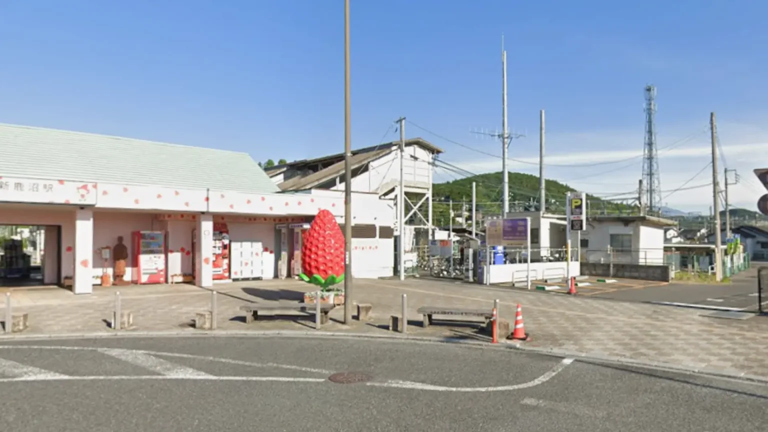 Cuatro trabajadores pierden la vida arrollados por un tren mientras limpiaban las vías en Japón Cuatro trabajadores pierden la vida arrollados por un tren mientras limpiaban las vías en Japón