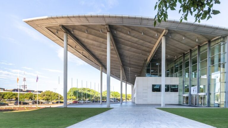 Valencia implementa proyecto piloto de realidad aumentada en el Palau de Congressos con tecnología sin gafas Valencia implementa proyecto piloto de realidad aumentada en el Palau de Congressos con tecnología sin gafas