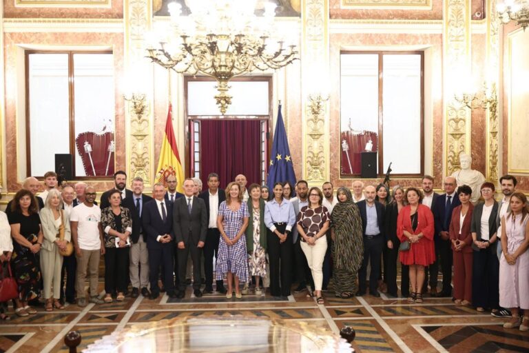 Congreso de España aprueba ley para conceder nacionalidad a saharauis con abstención del PP y rechazo de Vox Congreso de España aprueba ley para conceder nacionalidad a saharauis con abstención del PP y rechazo de Vox