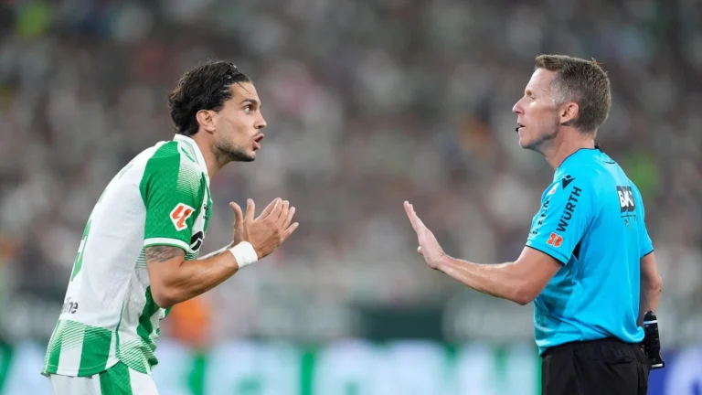 Marc Bartra confiesa que ensayó la técnica utilizada en el penalti fallado por Kylian Mbappé Marc Bartra confiesa que ensayó la técnica utilizada en el penalti fallado por Kylian Mbappé